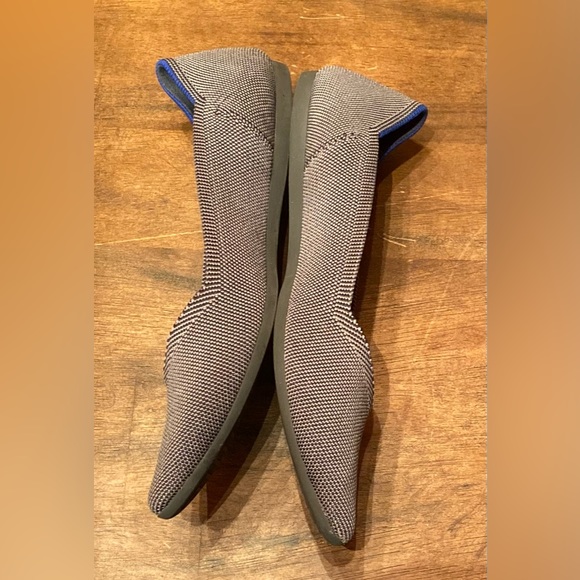 💥Rothy’s Cloud Gray Birdseye Point Flat Shoes💥 - Picture 5 of 12